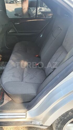 Mercedes E 220 1998, 332,560 km - 2.2 l - Sumqayıt