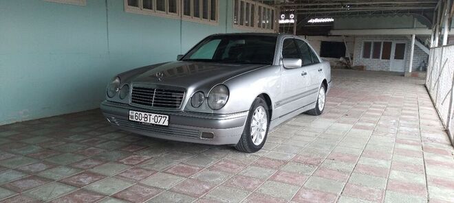 Mercedes E 240 1999, 296,000 km - 2.4 л - Hacıqabul