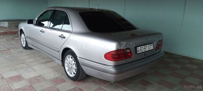 Mercedes E 240 1999, 296,000 km - 2.4 л - Hacıqabul