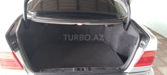 Mercedes E 240 1999, 296,000 km - 2.4 л - Hacıqabul