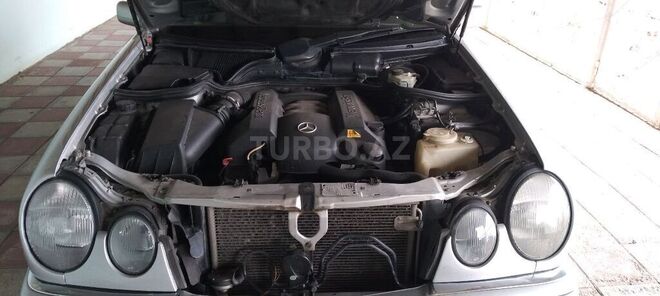 Mercedes E 240 1999, 296,000 km - 2.4 л - Hacıqabul