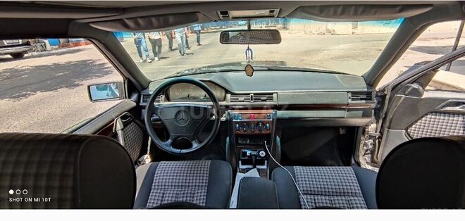 Mercedes E 250 1995, 430,000 km - 2.5 л - Bakı