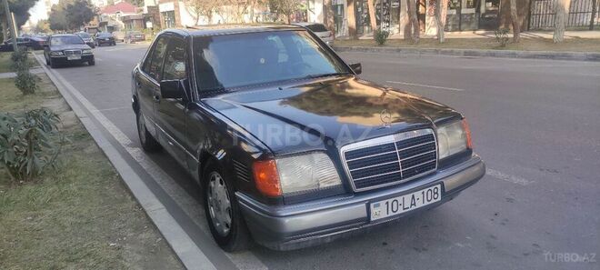 Mercedes E 250 1995, 430,000 km - 2.5 л - Bakı