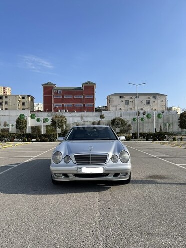 Mercedes E 200 1999, 324,000 km - 2.0 l - Bakı