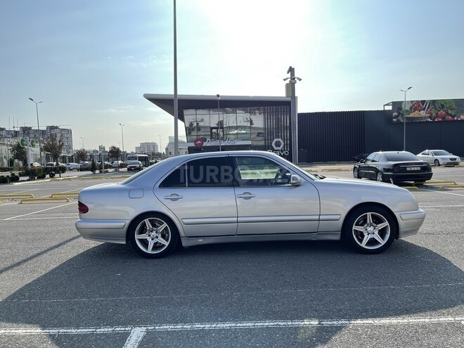 Mercedes E 200 1999, 324,000 km - 2.0 l - Bakı