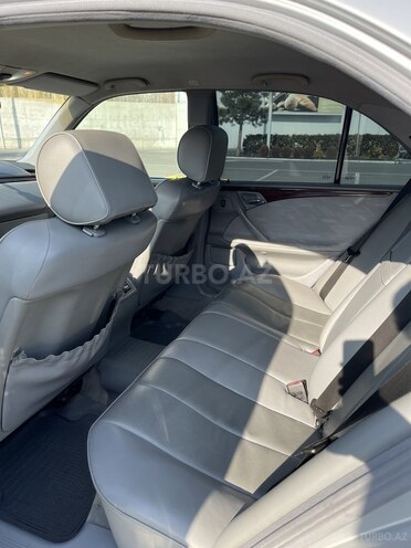 Mercedes E 200 1999, 324,000 km - 2.0 l - Bakı