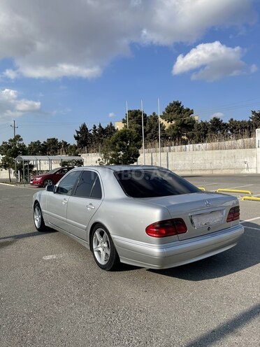 Mercedes E 200 1999, 324,000 km - 2.0 l - Bakı