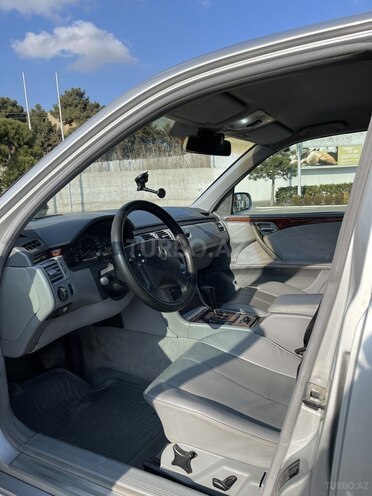 Mercedes E 200 1999, 324,000 km - 2.0 l - Bakı