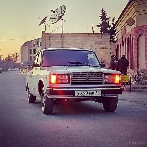 LADA (VAZ) 2107 2010, 90,000 km - 1.6 l - Salyan