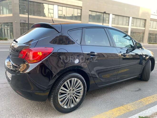 Opel Astra 2011, 153,400 km - 1.3 l - Bakı