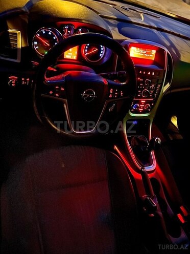 Opel Astra 2011, 153,400 km - 1.3 l - Bakı