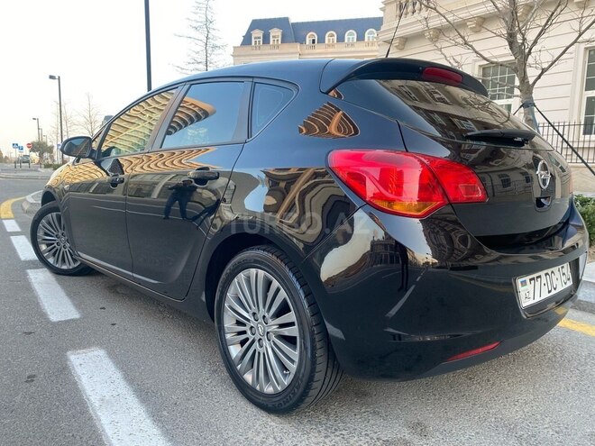 Opel Astra 2011, 153,400 km - 1.3 l - Bakı