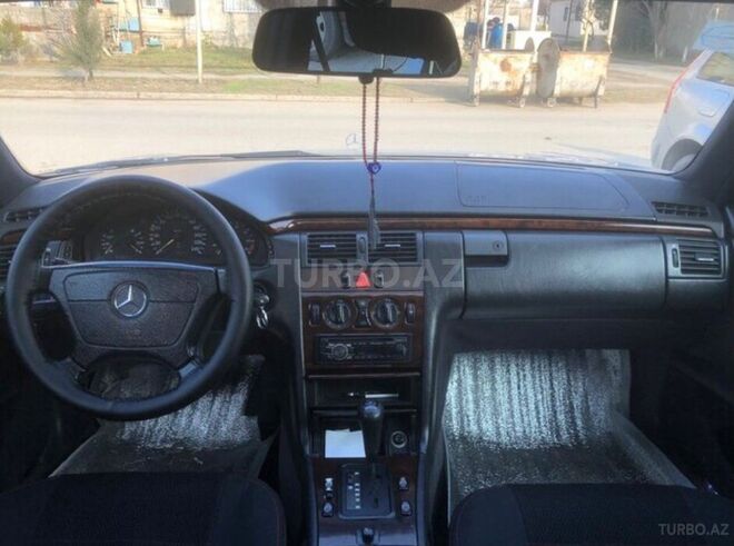 Mercedes E 230 1995, 245,000 km - 2.3 л - Sumqayıt
