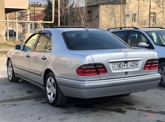 Mercedes E 230 1995, 245,000 km - 2.3 л - Sumqayıt