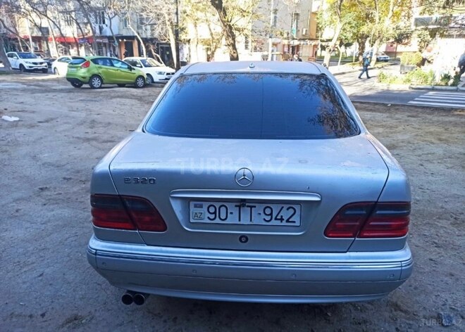 Mercedes E 320 2002, 21,600 km - 3.2 l - Ağcabədi