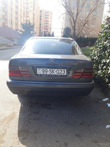 Mercedes E 200 1999, 379,871 km - 2.0 l - Bakı