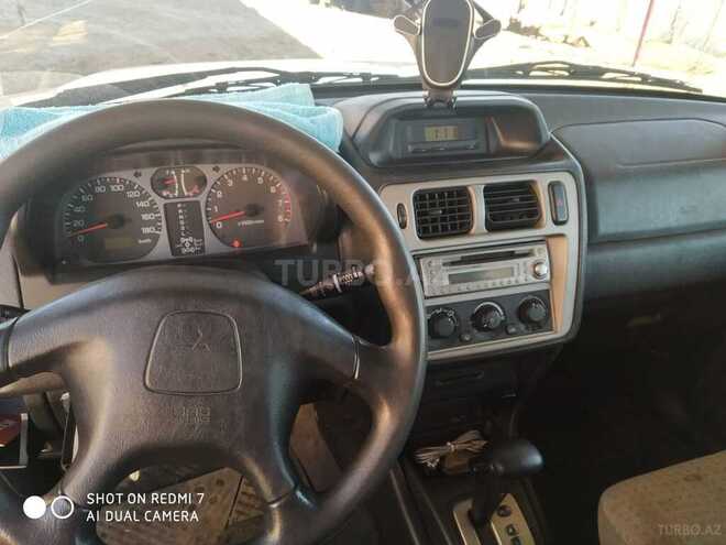 Mitsubishi Pajero io 2001, 203,000 km - 2.0 l - Yardımlı
