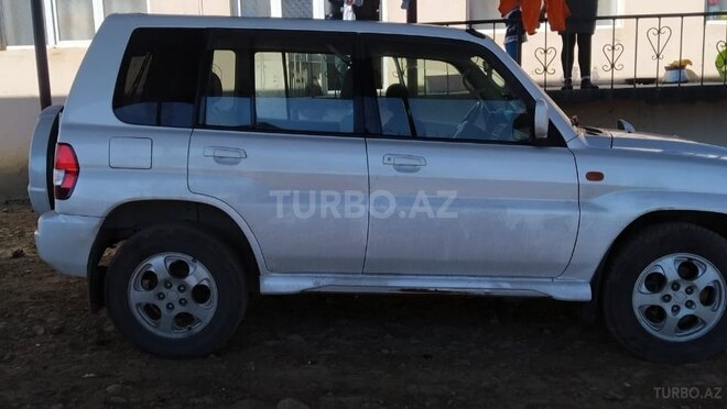 Mitsubishi Pajero io 2001, 203,000 km - 2.0 l - Yardımlı