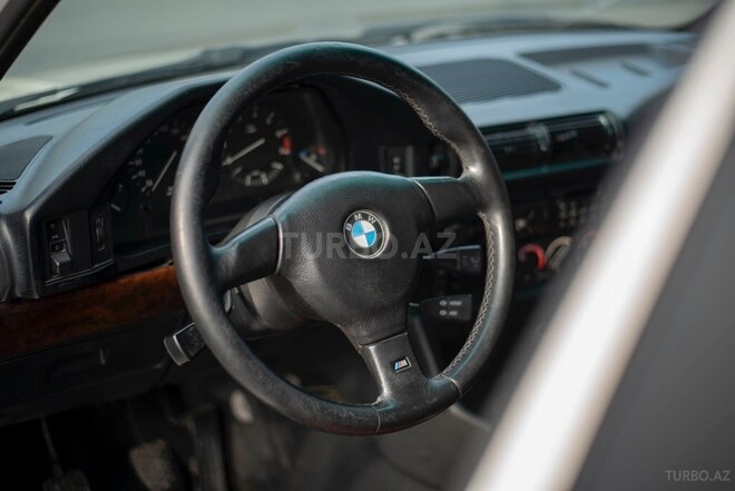 BMW 525 1989, 445,000 km - 2.5 l - Bakı