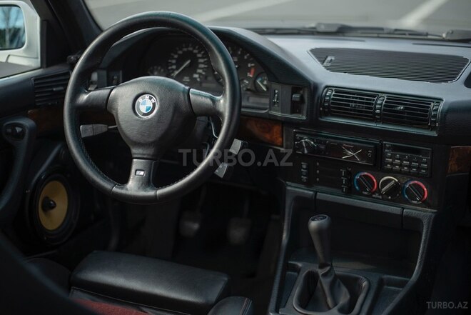 BMW 525 1989, 445,000 km - 2.5 l - Bakı