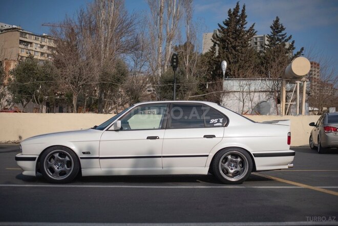 BMW 525 1989, 445,000 km - 2.5 l - Bakı