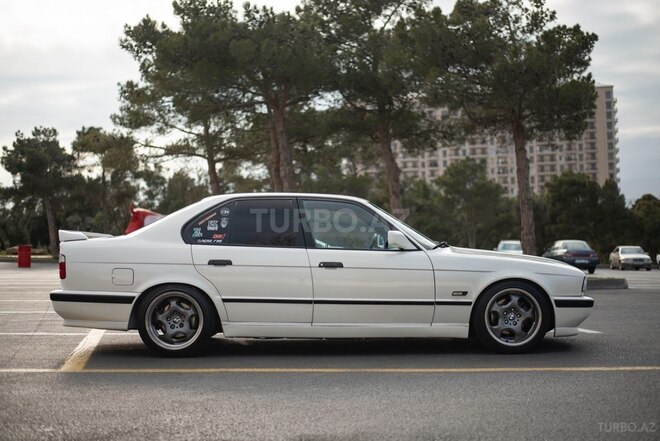 BMW 525 1989, 445,000 km - 2.5 l - Bakı