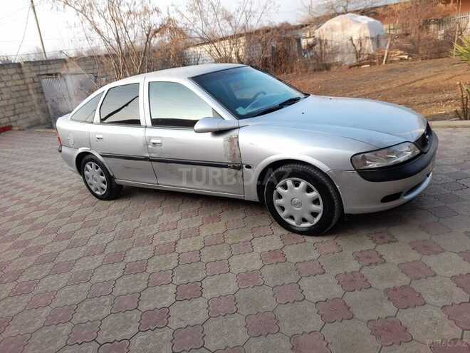 Opel Vectra 1996, 228,000 km - 1.6 л - Qazax