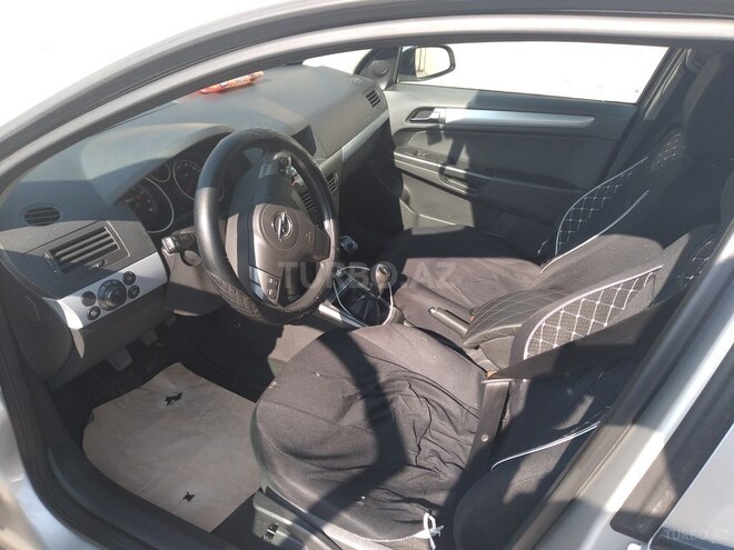 Opel Astra 2006, 2,500,000 km - 1.4 л - Bakı