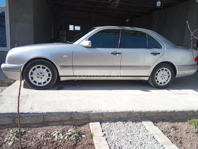 Mercedes E 240 1997, 301,000 km - 2.4 l - İsmayıllı