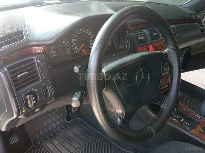 Mercedes E 240 1997, 301,000 km - 2.4 l - İsmayıllı