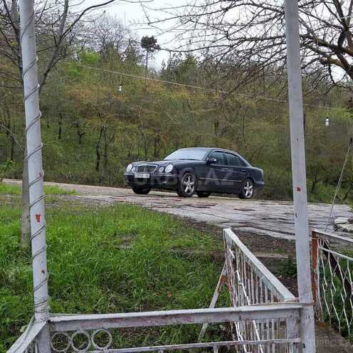 Mercedes E 240 2000, 135,000 km - 2.6 l - Bakı