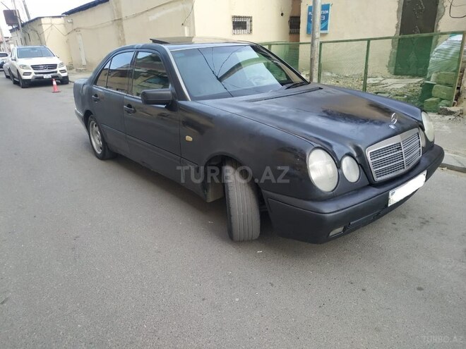 Mercedes E 220 1997, 174,500 km - 2.2 l - Bakı