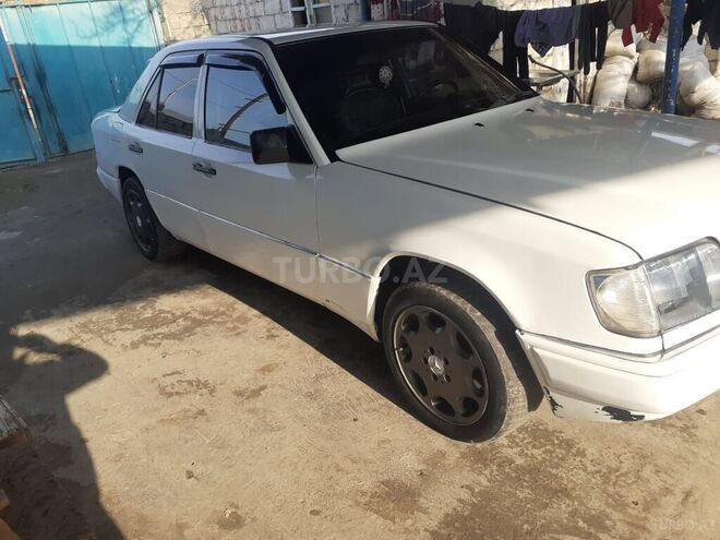 Mercedes E 200 1990, 150,000 km - 2.0 l - Bakı