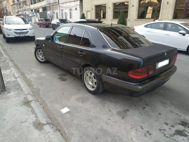 Mercedes E 220 1997, 174,500 km - 2.2 l - Bakı
