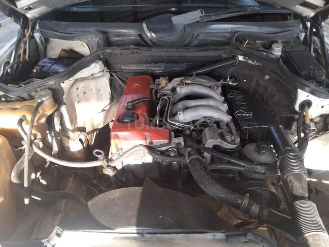 Mercedes E 200 1990, 150,000 km - 2.0 l - Bakı