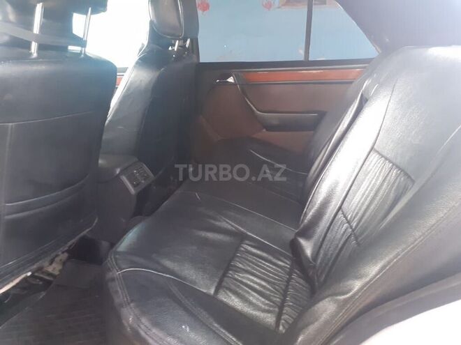 Mercedes E 200 1990, 150,000 km - 2.0 l - Bakı