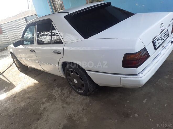 Mercedes E 200 1990, 150,000 km - 2.0 l - Bakı