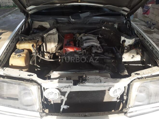 Mercedes E 200 1990, 150,000 km - 2.0 l - Bakı