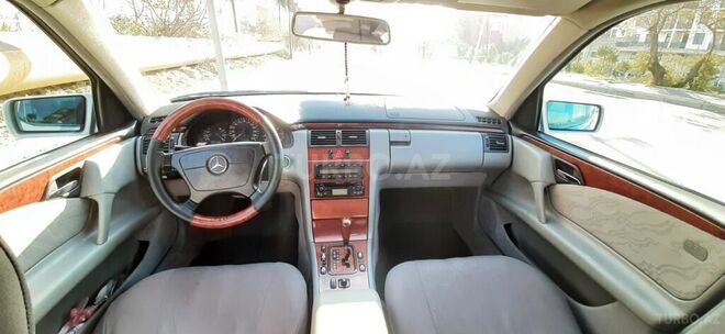 Mercedes E 220 1999, 350,000 km - 2.2 л - Bakı