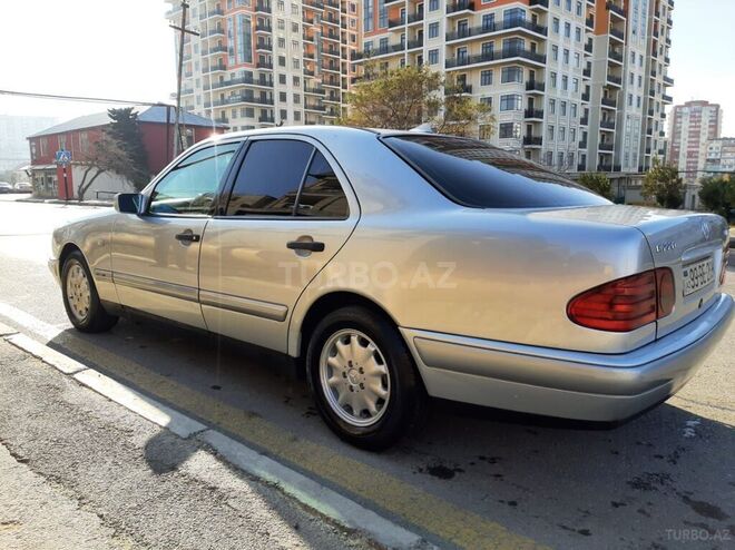 Mercedes E 220 1999, 350,000 km - 2.2 л - Bakı
