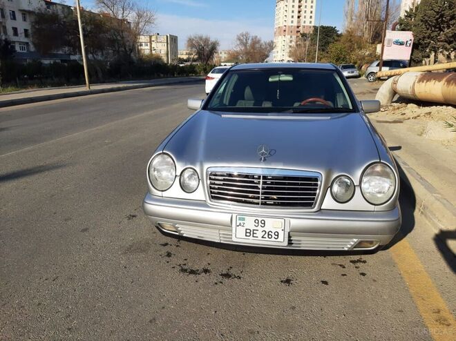 Mercedes E 220 1999, 350,000 km - 2.2 л - Bakı