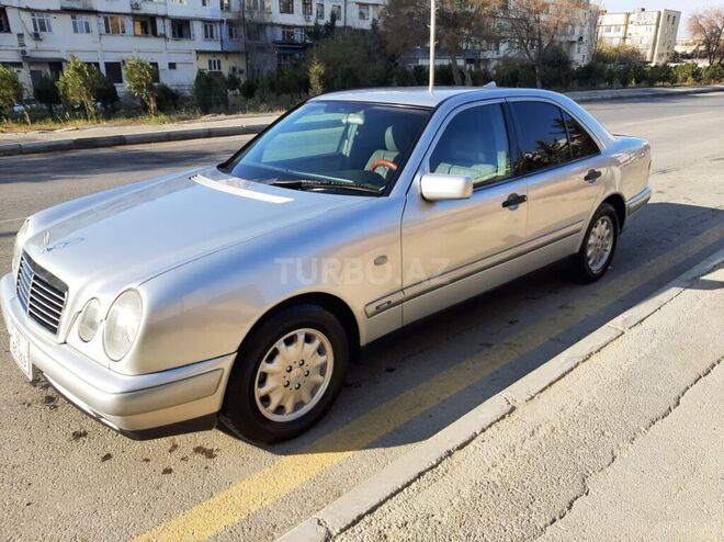 Mercedes E 220 1999, 350,000 km - 2.2 л - Bakı
