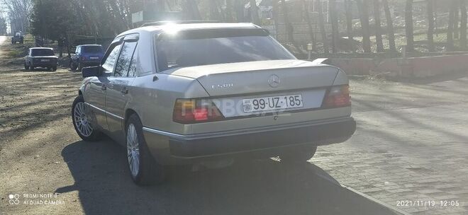 Mercedes E 260 1991, 420,000 km - 2.6 l - Gədəbəy