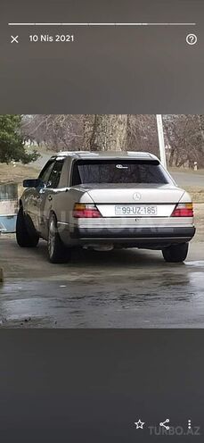 Mercedes E 260 1991, 420,000 km - 2.6 l - Gədəbəy