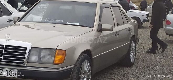 Mercedes E 260 1991, 420,000 km - 2.6 l - Gədəbəy