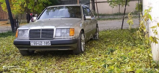 Mercedes E 260 1991, 420,000 km - 2.6 l - Gədəbəy