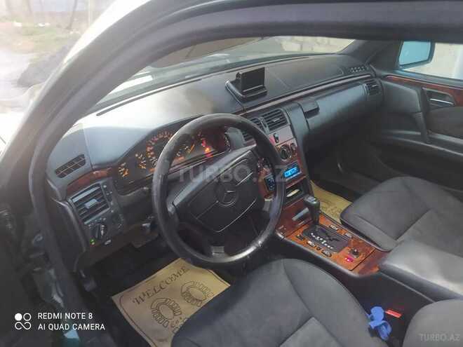 Mercedes E 240 1998, 320,000 km - 2.4 l - Bakı