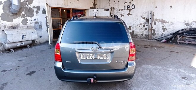 Toyota Corolla 2005, 256,000 km - 1.4 л - Bakı