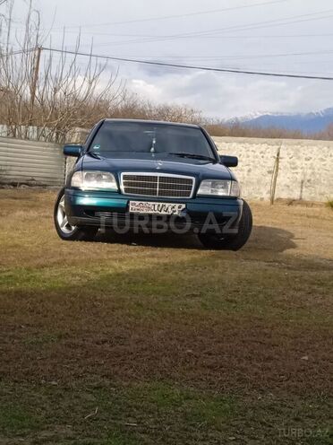 Mercedes C 180 1995, 215,000 km - 1.8 l - Balakən