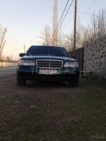 Mercedes C 180 1995, 215,000 km - 1.8 l - Balakən